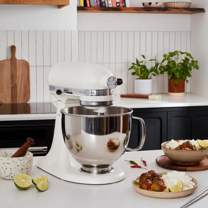 KitchenAid 4,8 L 5KSM175 Artisan Küchenmaschine Breadlover mit Messerschmidt Getreidemühlenvorsatz + Brotbackschüssel
